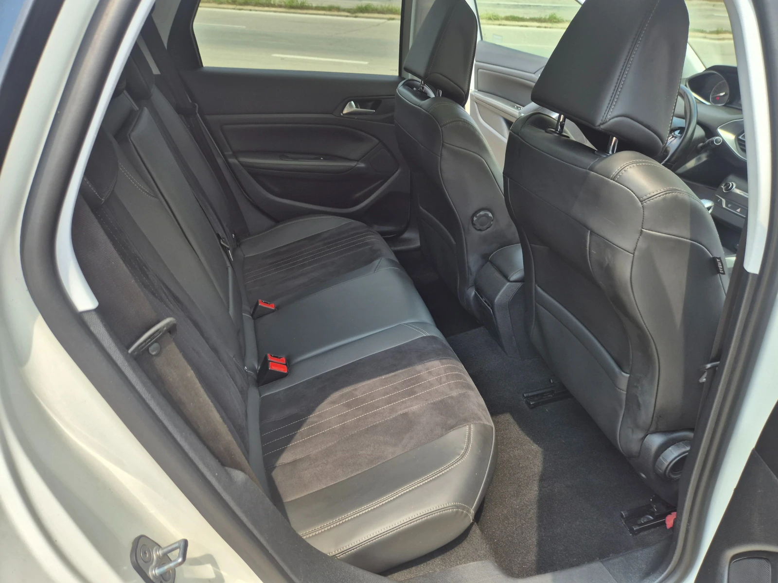 Peugeot 308 NAVI, PANORAMA, LED, KOJA, снимка 12 - Автомобили и джипове - 55324095