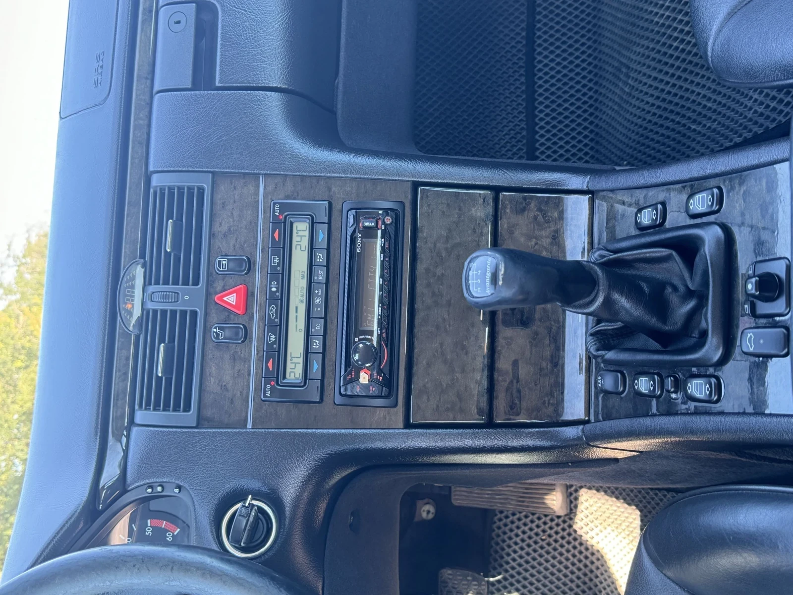 Mercedes-Benz E 250, снимка 11 - Автомобили и джипове - 55452684