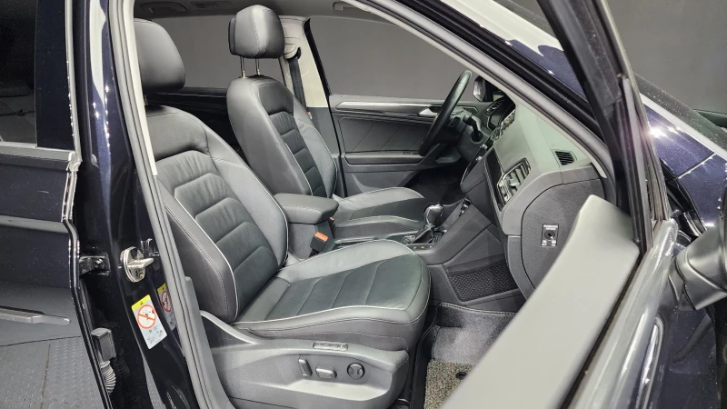VW Tiguan 2.0TDI PRESTIGE , снимка 10 - Автомобили и джипове - 52536076