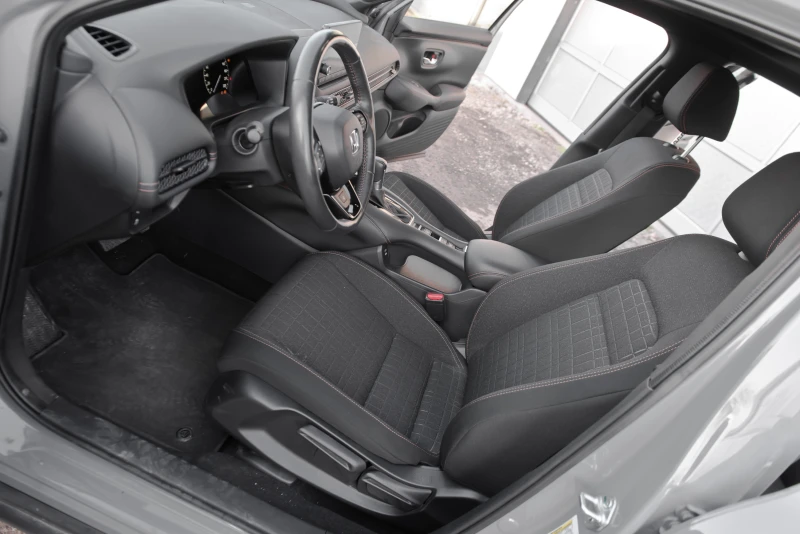 Honda Hr-v Sport, снимка 8 - Автомобили и джипове - 53176056