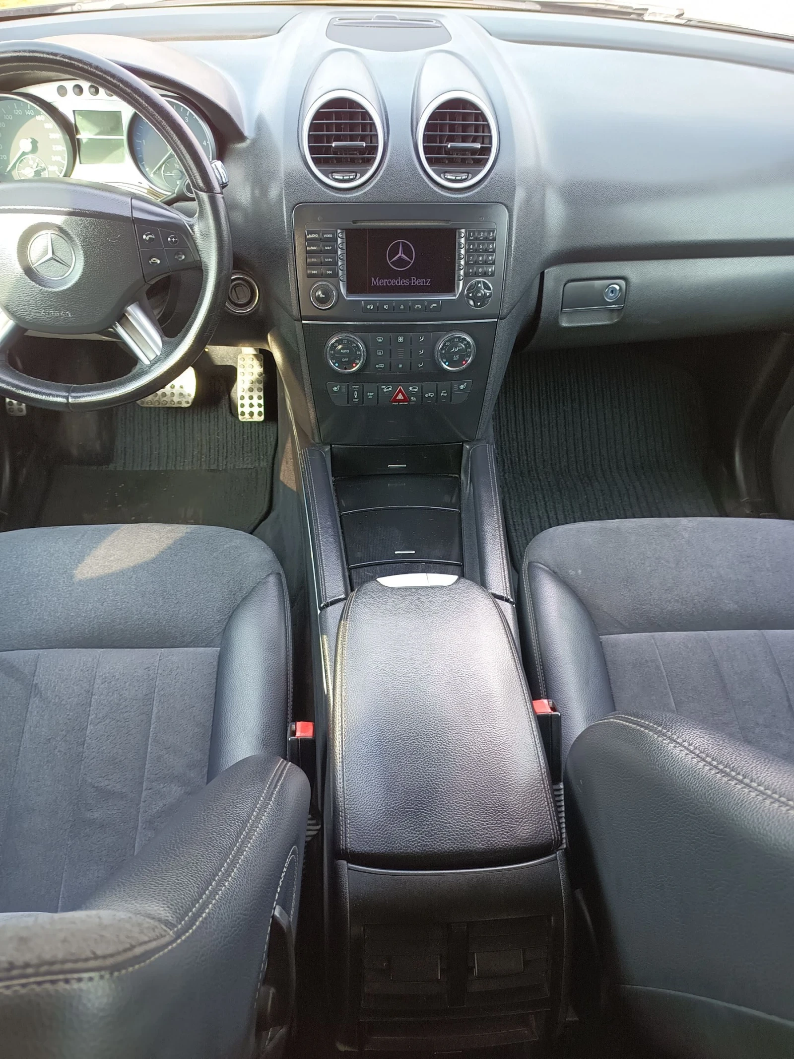 Mercedes-Benz ML 320 3.2/// CDI ///4 Matic /// Всичко платено///, снимка 9 - Автомобили и джипове - 53865406