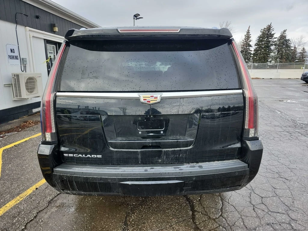 Cadillac Escalade * Premium Luxury * CARFAX * ОБДУХВАНЕ *  - изображение 4