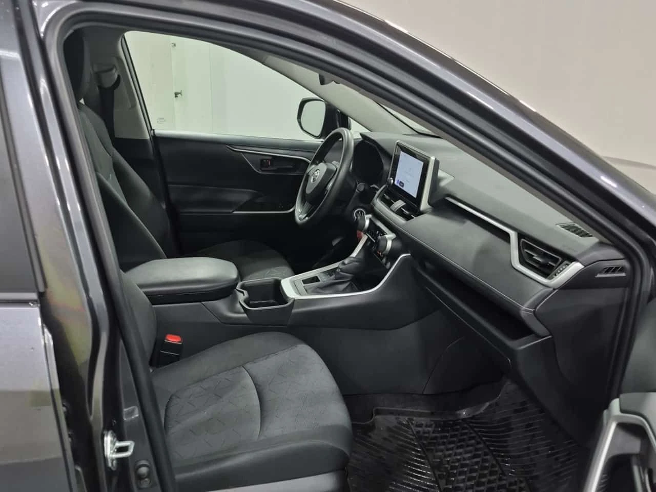 Toyota Rav4 * LE * CARFAX * ЦЕНА ДО БГ, снимка 12 - Автомобили и джипове - 55226147