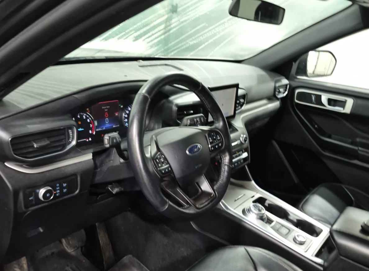Ford Explorer 7-местен* XLT* AWD* ПАНОРАМА* м.Точки* Кожа* Камер, снимка 8 - Автомобили и джипове - 55227150
