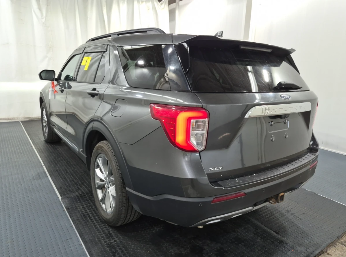 Ford Explorer 7-местен* XLT* AWD* ПАНОРАМА* м.Точки* Кожа* Камер, снимка 6 - Автомобили и джипове - 55227150