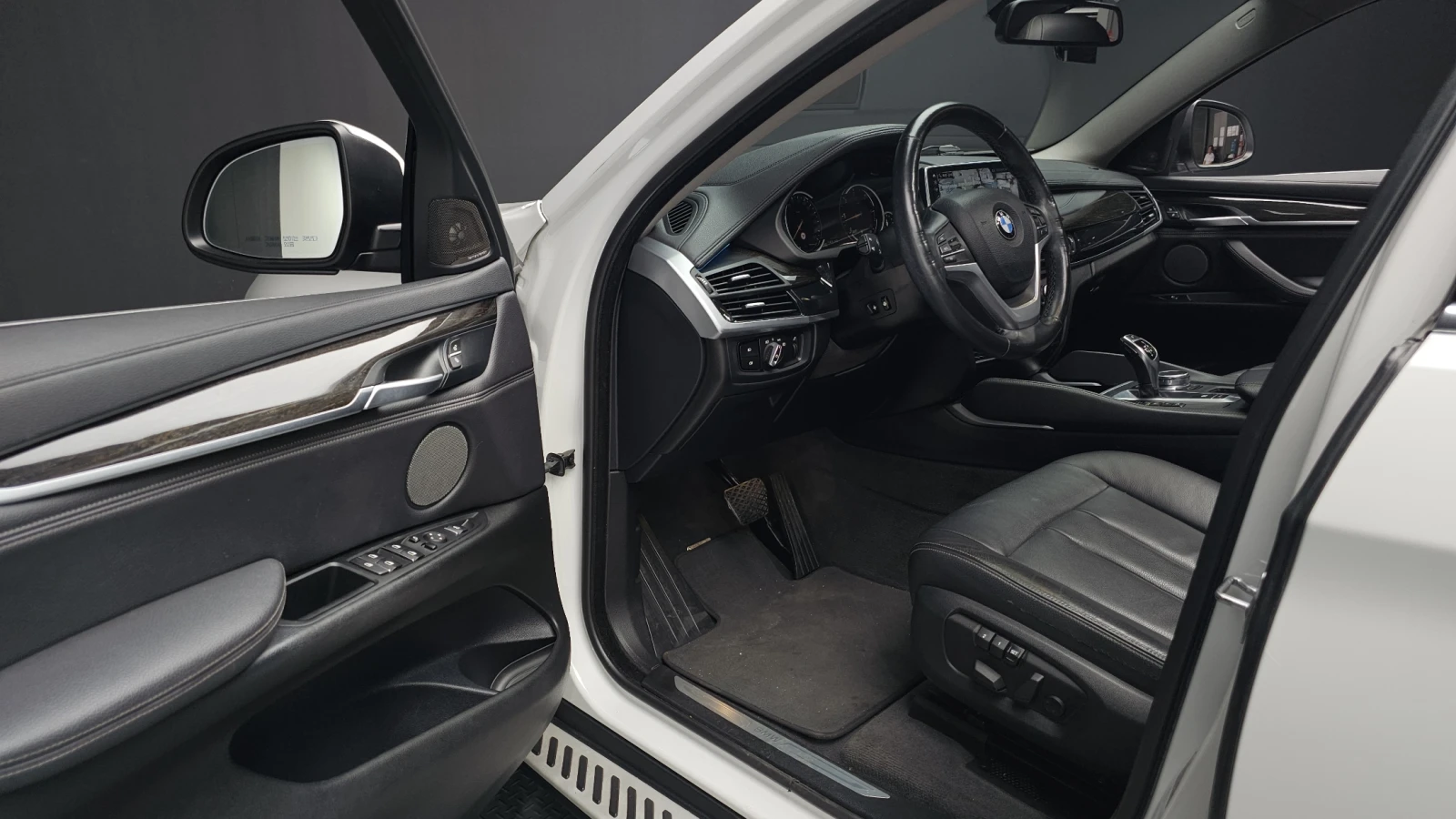 BMW X6 xDrive30d* 360* HUD* ЕЛ. БАГАЖНИК* КРАЙНА ЦЕНА, снимка 11 - Автомобили и джипове - 55367092
