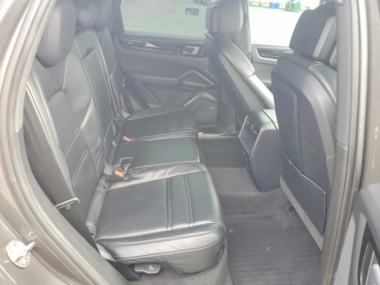 Porsche Cayenne 3.0l, снимка 10 - Автомобили и джипове - 55566259