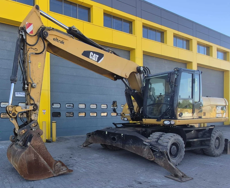 Багер Cat M322D, снимка 2 - Индустриална техника - 50876565