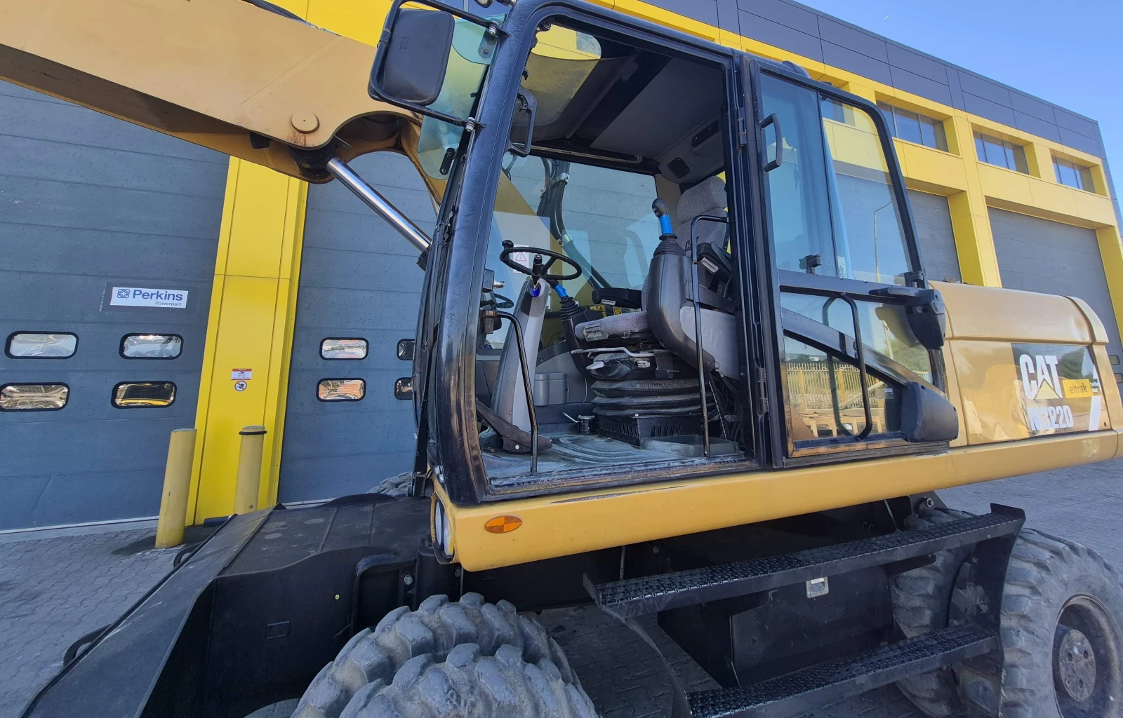  Cat M322D | Mobile.bg   11