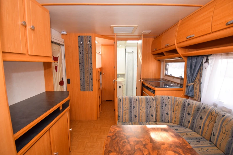 Каравана LMC MUNSTERLAND 650 MFK, снимка 14 - Каравани и кемпери - 52806745