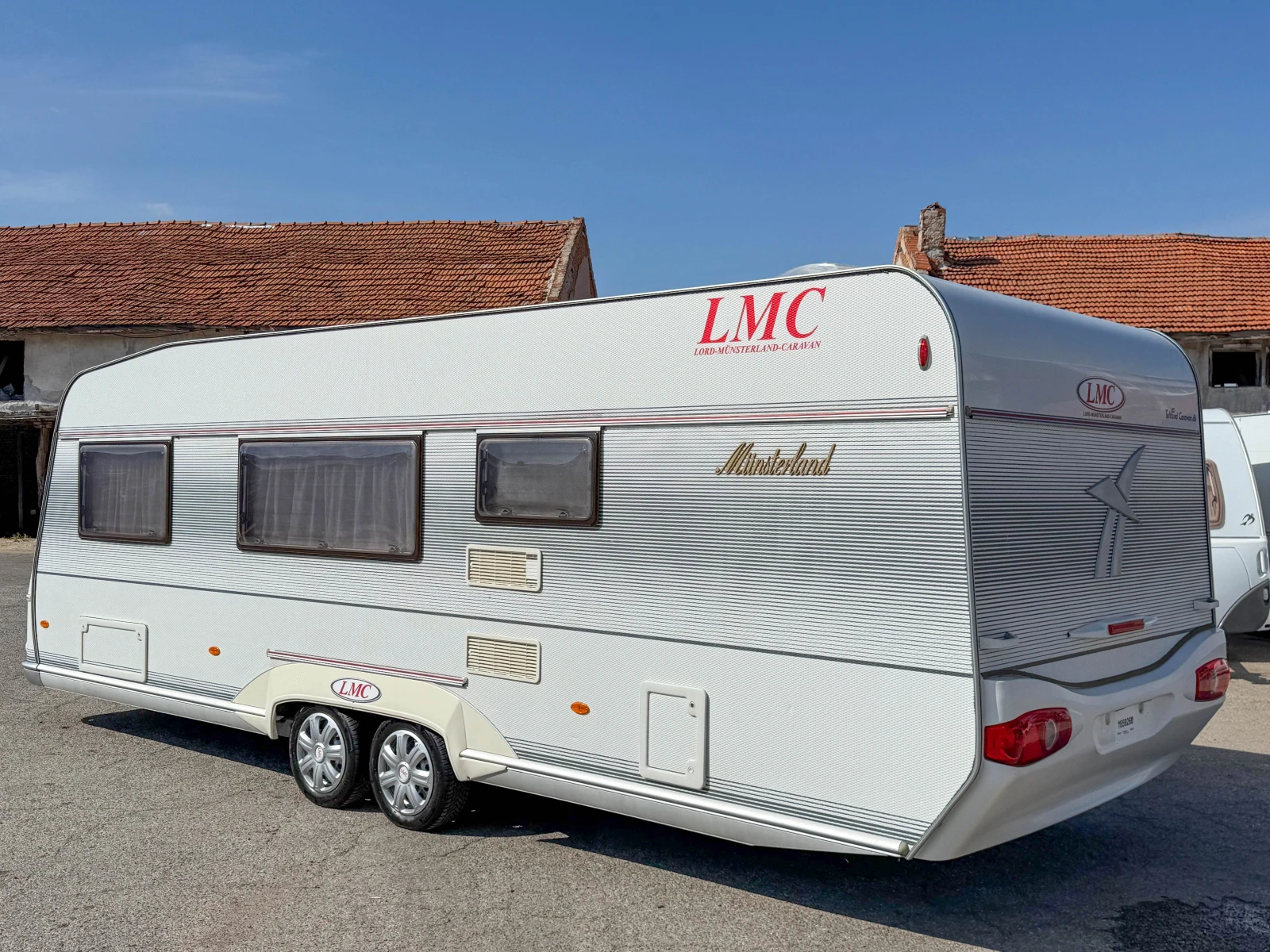 Каравана LMC MUNSTERLAND 650 MFK - изображение 3