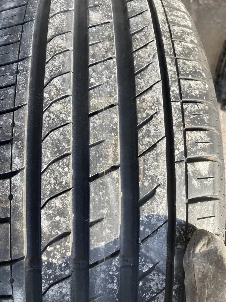 Гуми Летни 235/55R18, снимка 1 - Гуми и джанти - 42838002