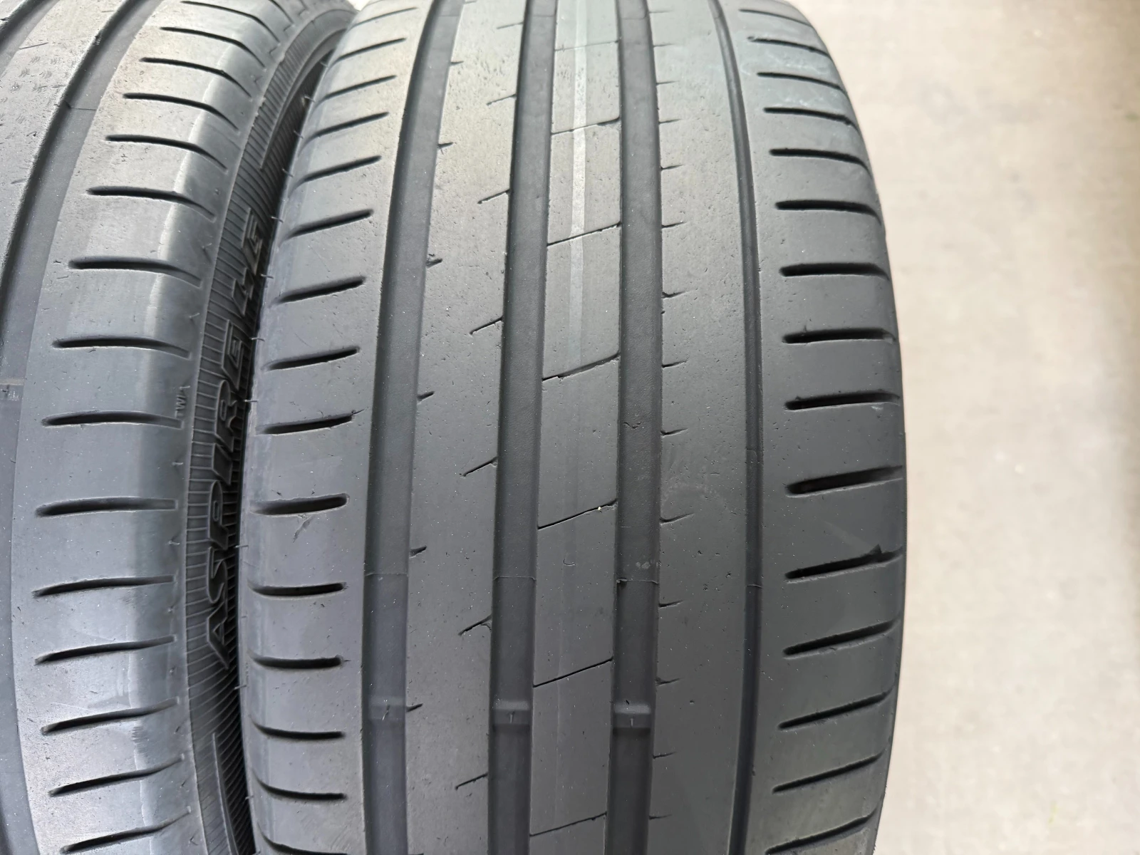 Гуми Летни 225/40R18, снимка 3 - Гуми и джанти - 54608181