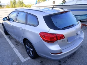 Opel Astra Sport Tourer, снимка 1