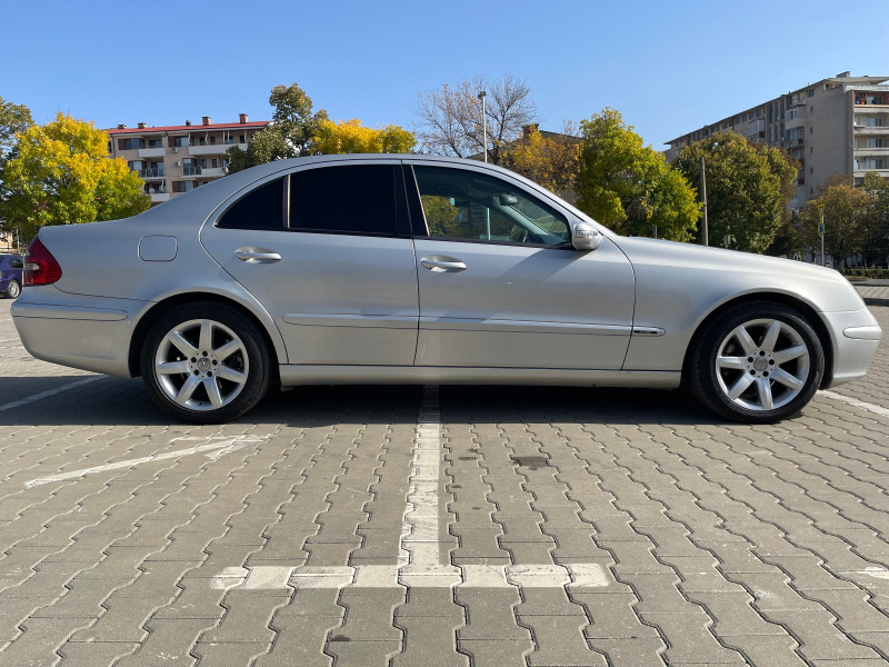 Mercedes-Benz E 220 2.2CDI, снимка 3 - Автомобили и джипове - 44799103