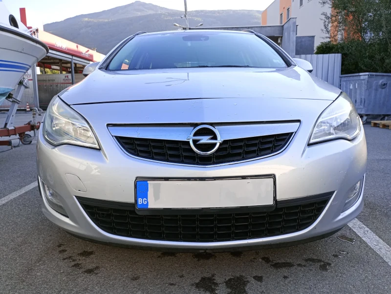 Opel Astra Sport Tourer, снимка 5 - Автомобили и джипове - 47222263