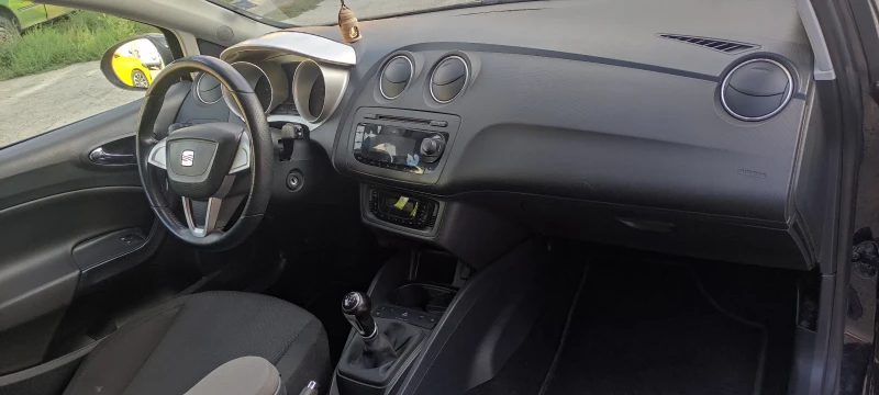 Seat Ibiza 1.4 i LPG, снимка 9 - Автомобили и джипове - 47671348