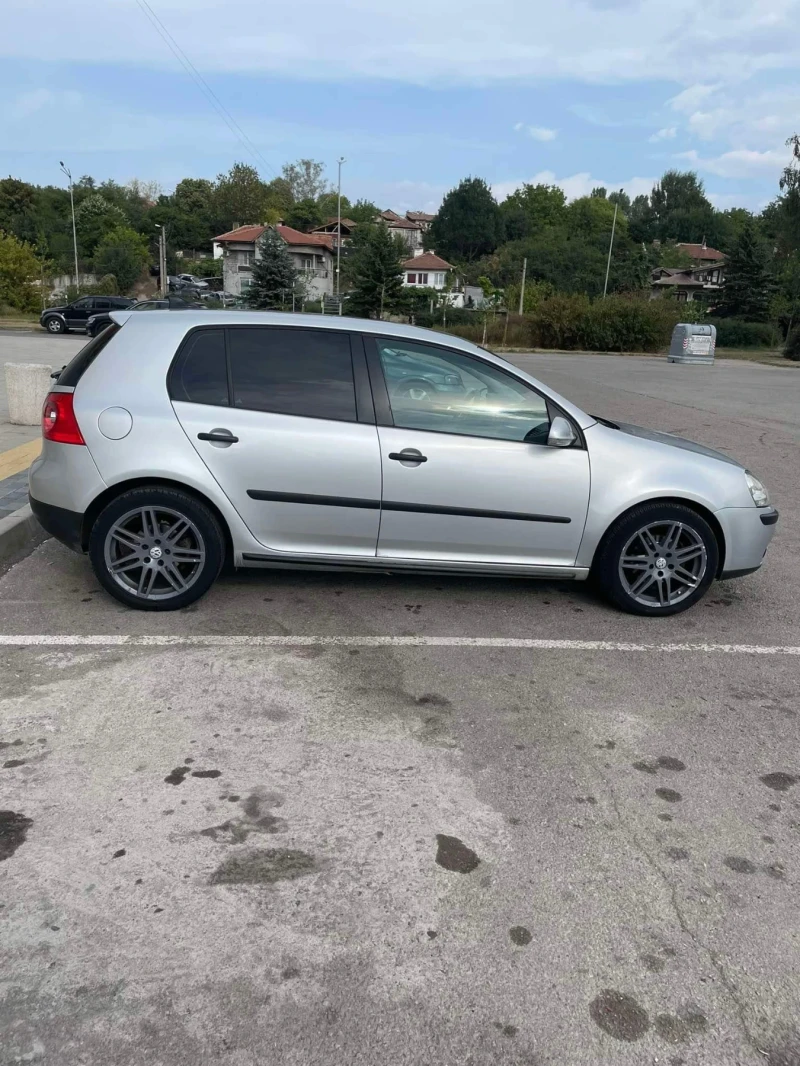 VW Golf 5 1.9TDI 105кс 4x4 ОБСЛУЖЕНА, снимка 4 - Автомобили и джипове - 47461328