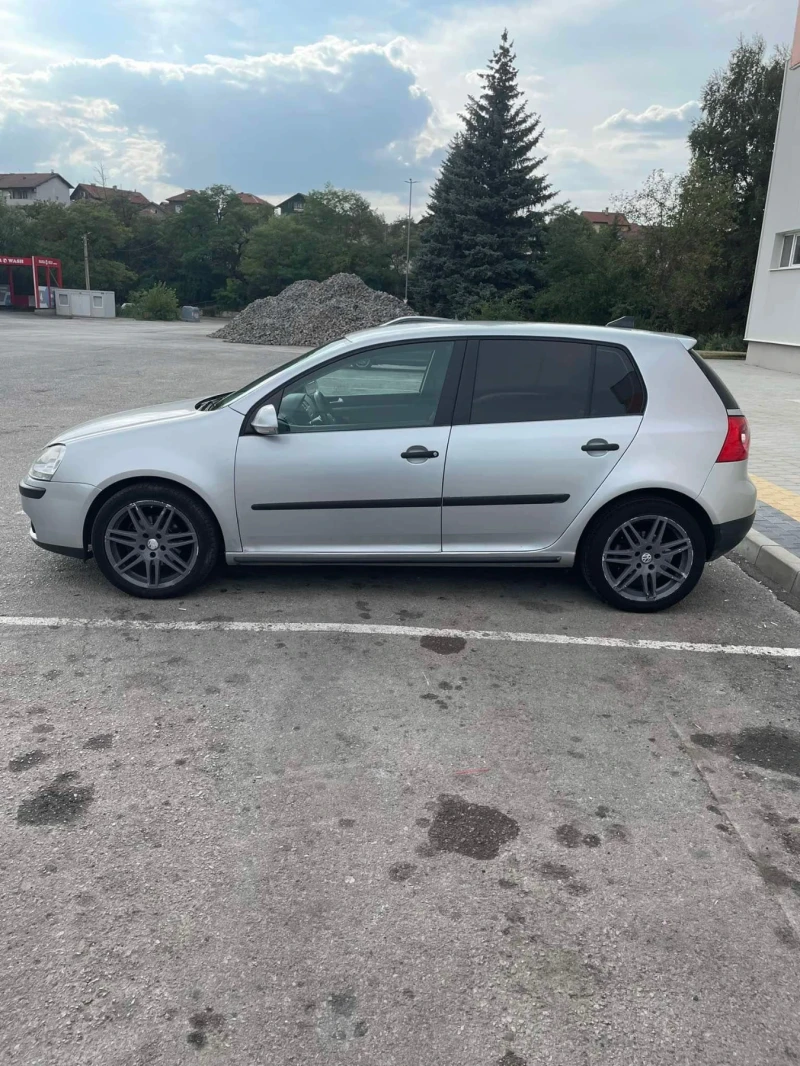 VW Golf 5 1.9TDI 105кс 4x4 ОБСЛУЖЕНА, снимка 3 - Автомобили и джипове - 47461328