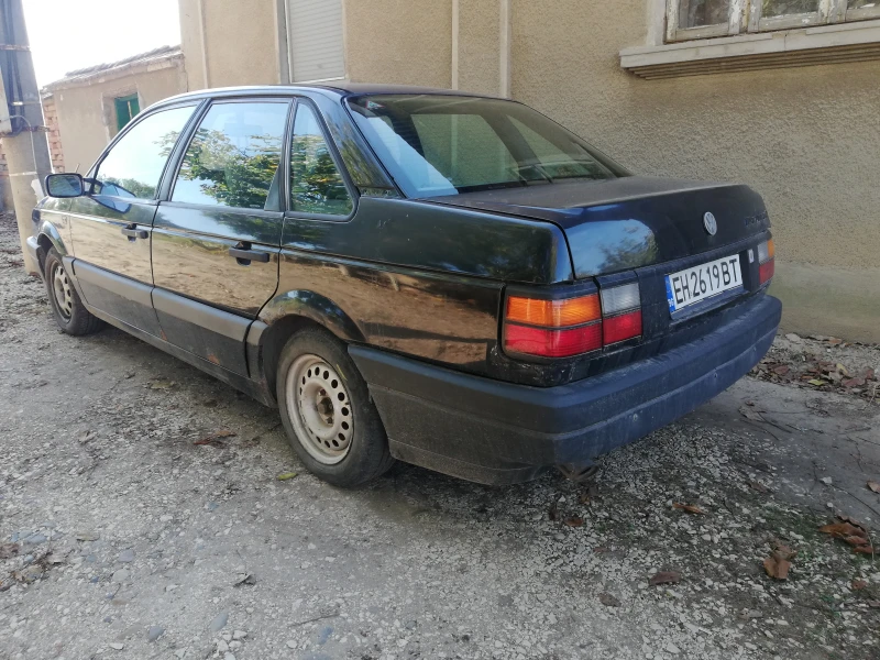 VW Passat 1.8 (90 кс), снимка 3 - Автомобили и джипове - 47637405