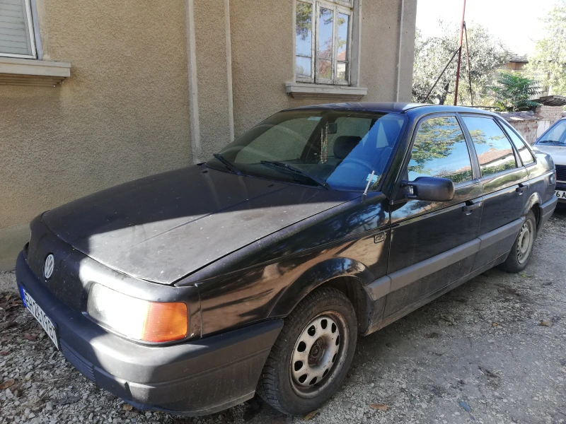 VW Passat 1.8 (90 кс), снимка 2 - Автомобили и джипове - 47637405