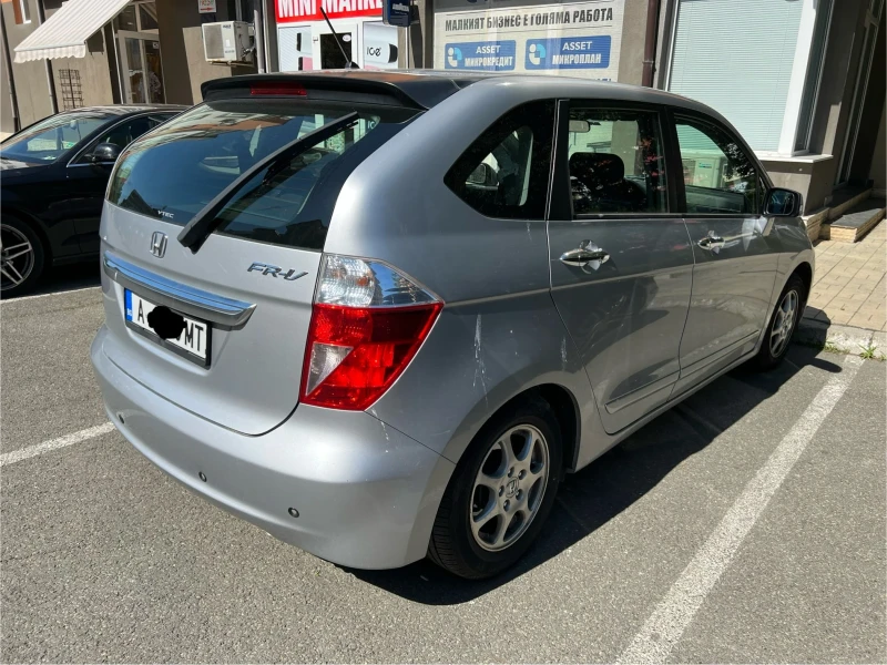 Honda Fr-v 1.7 VTEC, снимка 5 - Автомобили и джипове - 48082805