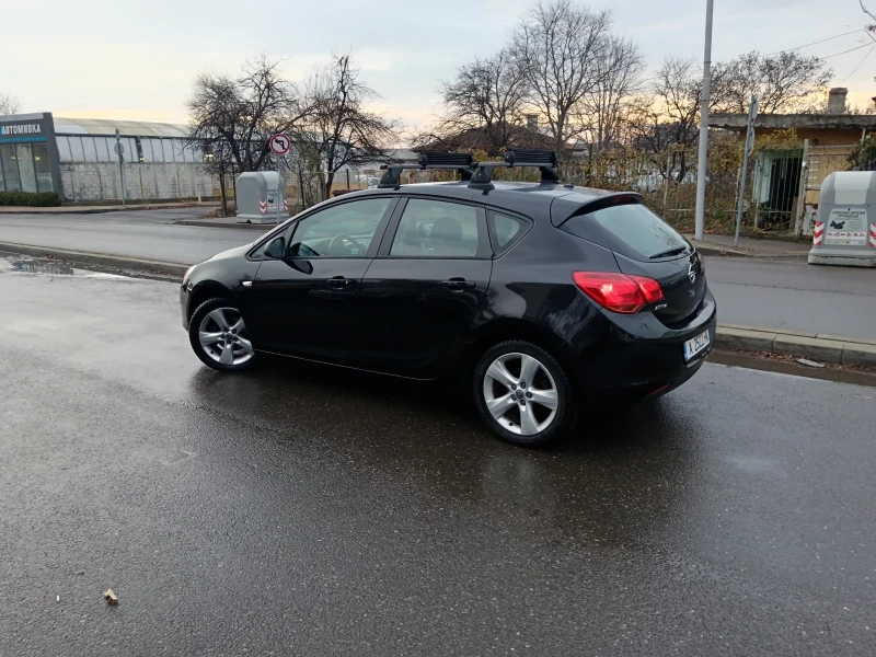 Opel Astra, снимка 13 - Автомобили и джипове - 48263408