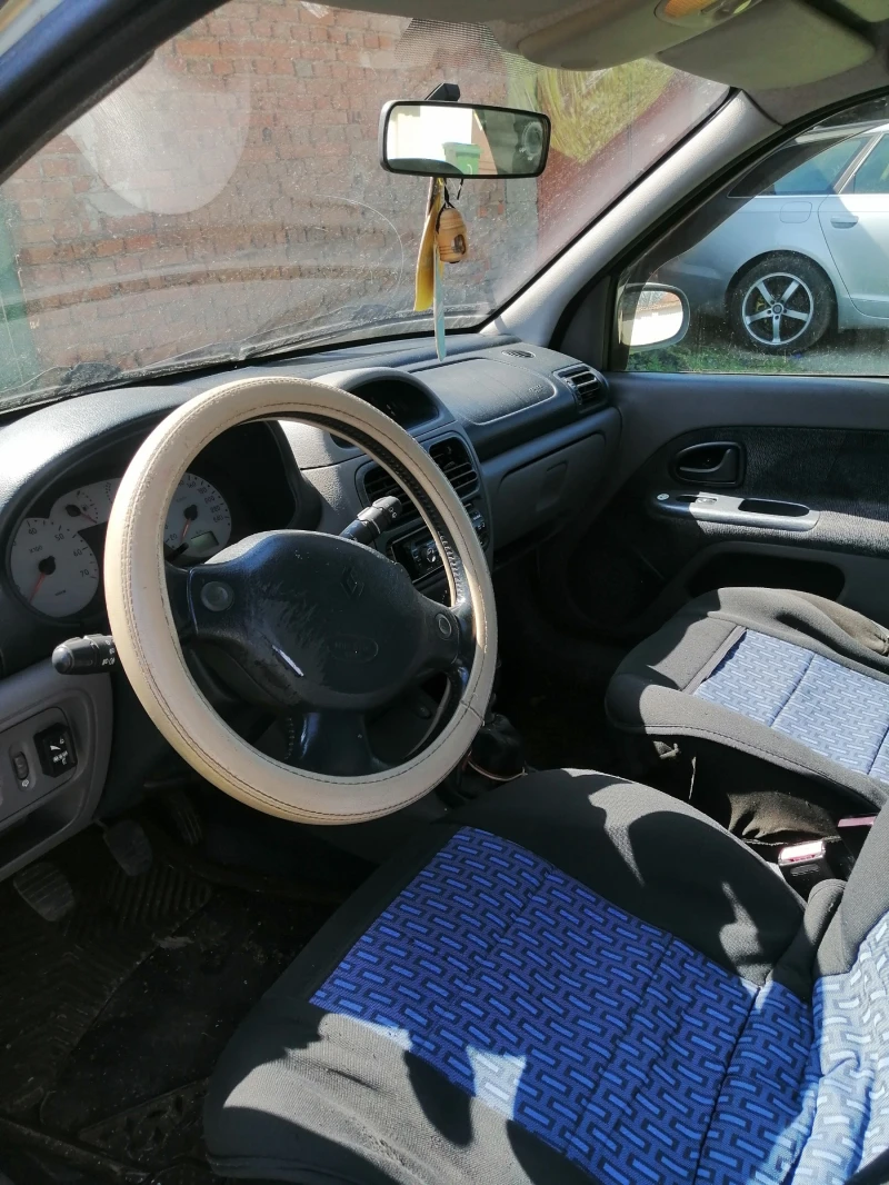 Renault Clio, снимка 6 - Автомобили и джипове - 49591807