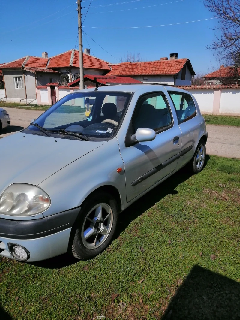 Renault Clio, снимка 3 - Автомобили и джипове - 49591807