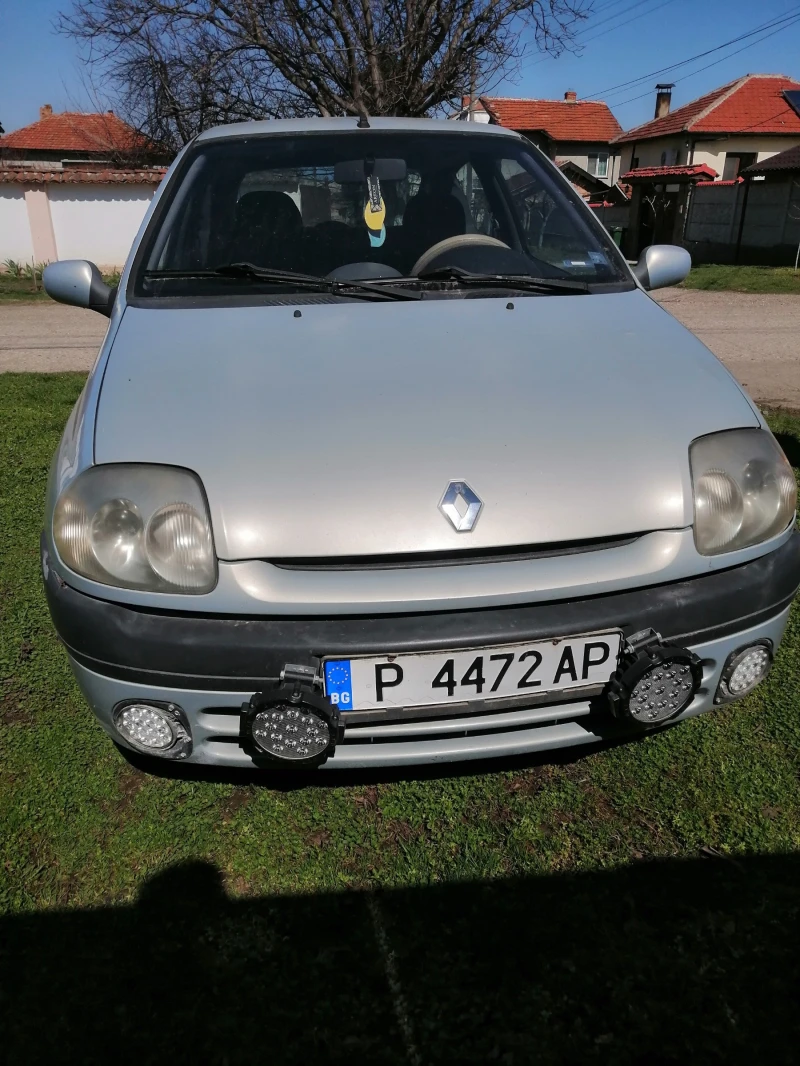 Renault Clio, снимка 1 - Автомобили и джипове - 49591807