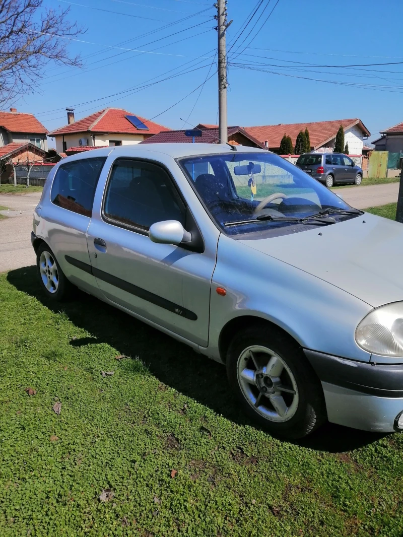 Renault Clio, снимка 2 - Автомобили и джипове - 49591807