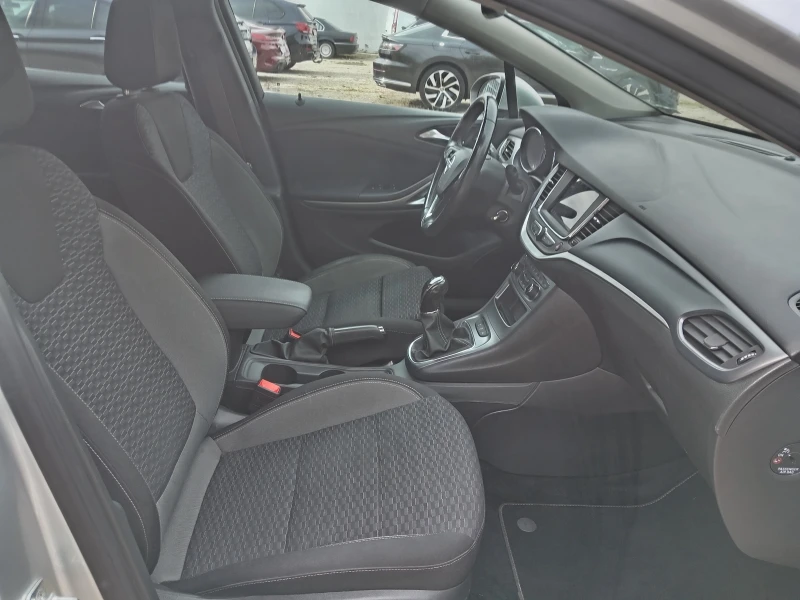 Opel Astra 1.5D, снимка 8 - Автомобили и джипове - 52140321