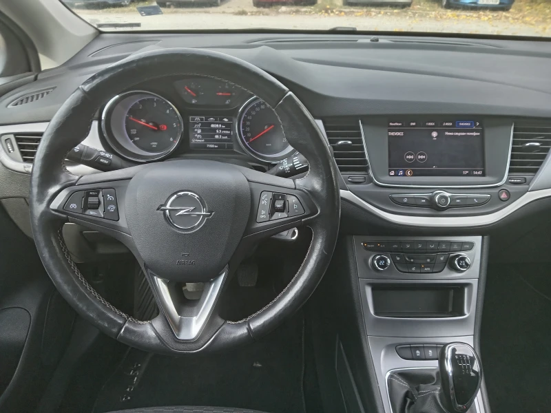 Opel Astra 1.5D, снимка 11 - Автомобили и джипове - 52140321