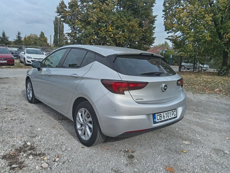 Opel Astra 1.5D, снимка 4 - Автомобили и джипове - 52140321