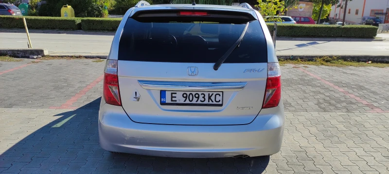 Honda Fr-v, снимка 5 - Автомобили и джипове - 52287769