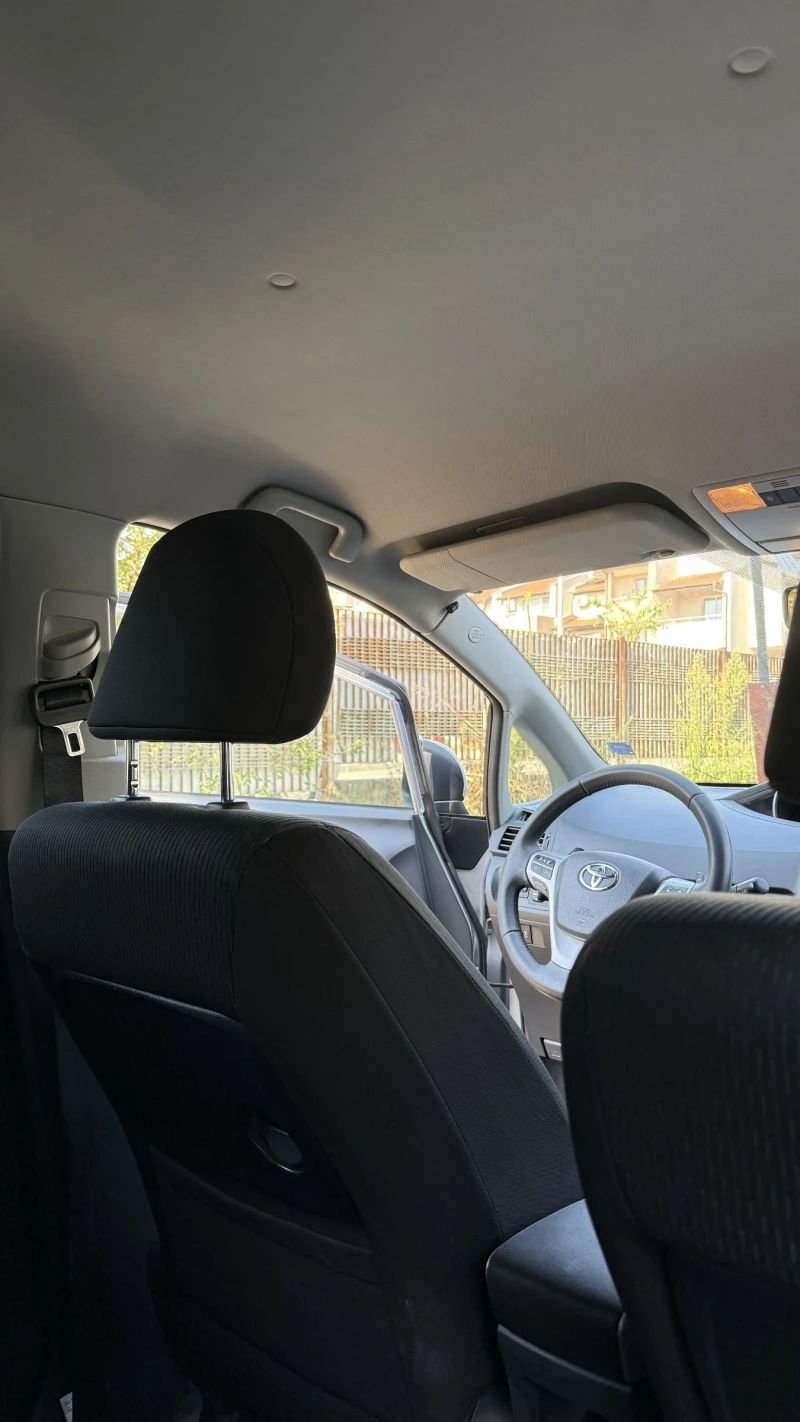 Toyota Verso, снимка 10 - Автомобили и джипове - 52637788