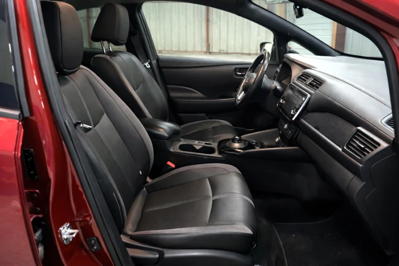 Nissan Leaf  Electric Drive 150 к.с.Най-високо ниво, снимка 9 - Автомобили и джипове - 52975574