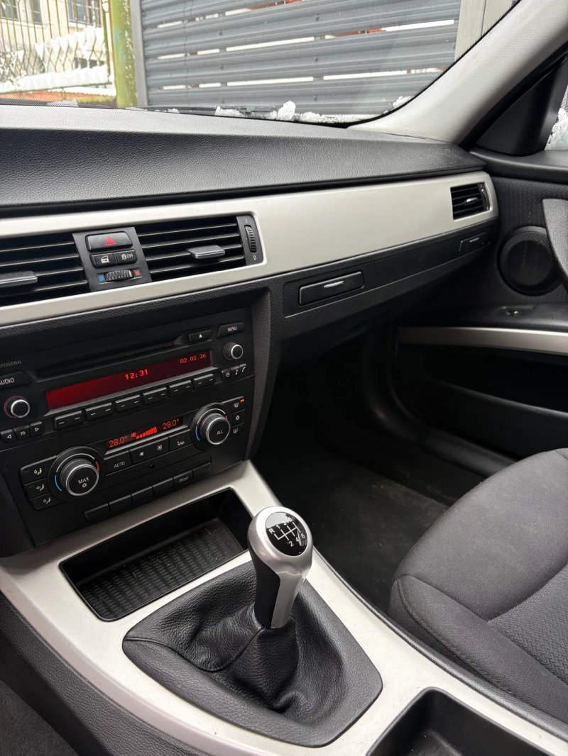 BMW 318 Facelift, снимка 10 - Автомобили и джипове - 53329462