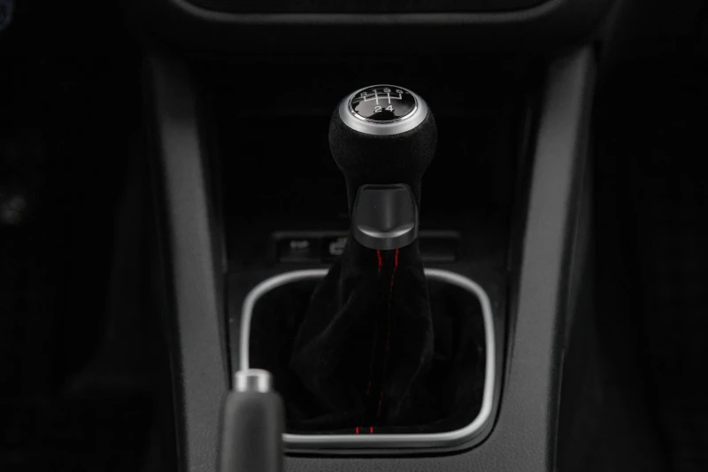 VW Golf 5, снимка 12 - Автомобили и джипове - 53360794