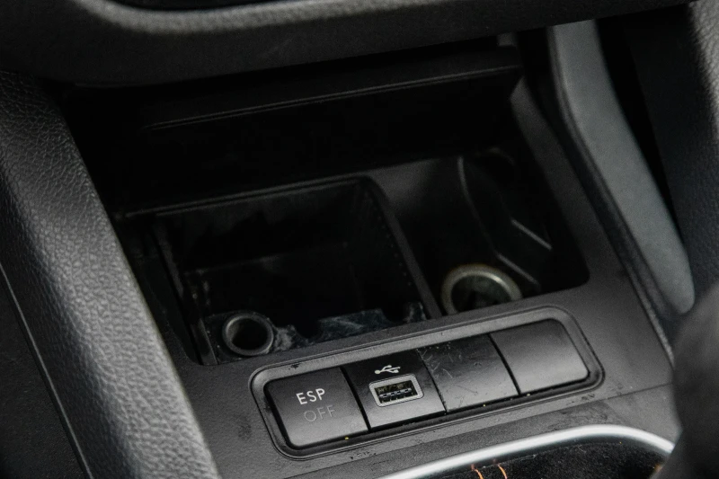 VW Golf 5, снимка 16 - Автомобили и джипове - 53360794