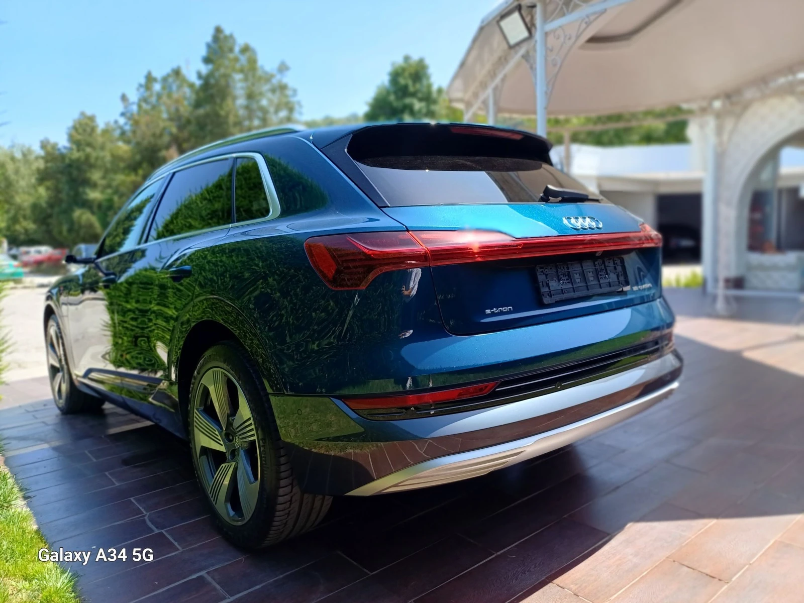 Audi E-Tron 55/Quatro/Led/Kam/Pano/ГАРАНЦИЯ - изображение 5