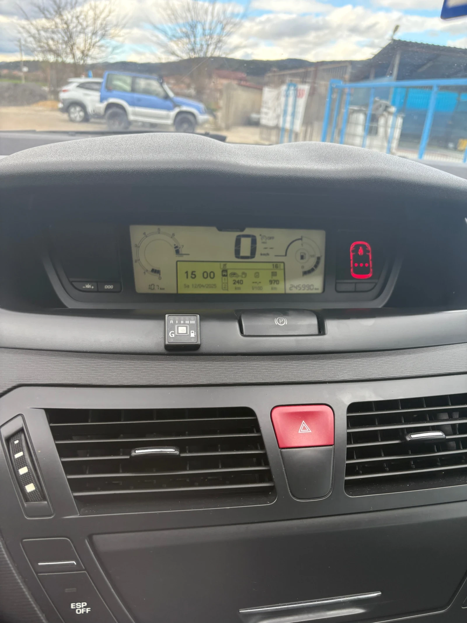 Citroen C4 Picasso 1.6  БЕНЗИН ГАС - изображение 10
