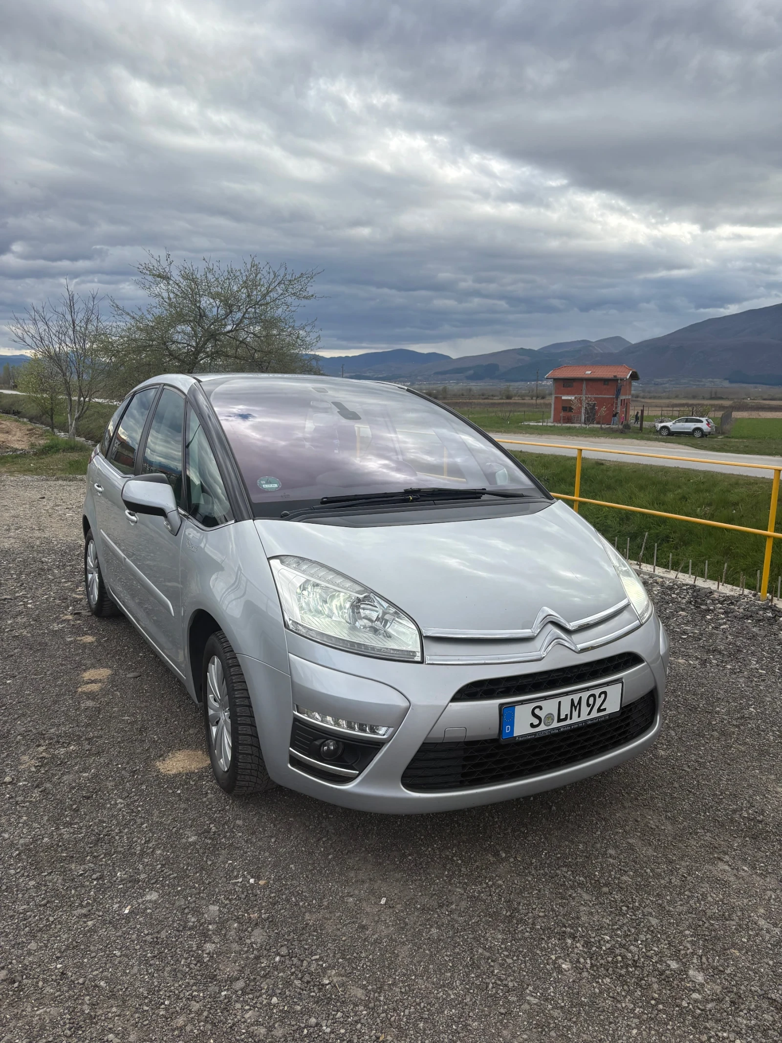 Citroen C4 Picasso 1.6  БЕНЗИН ГАС - изображение 3