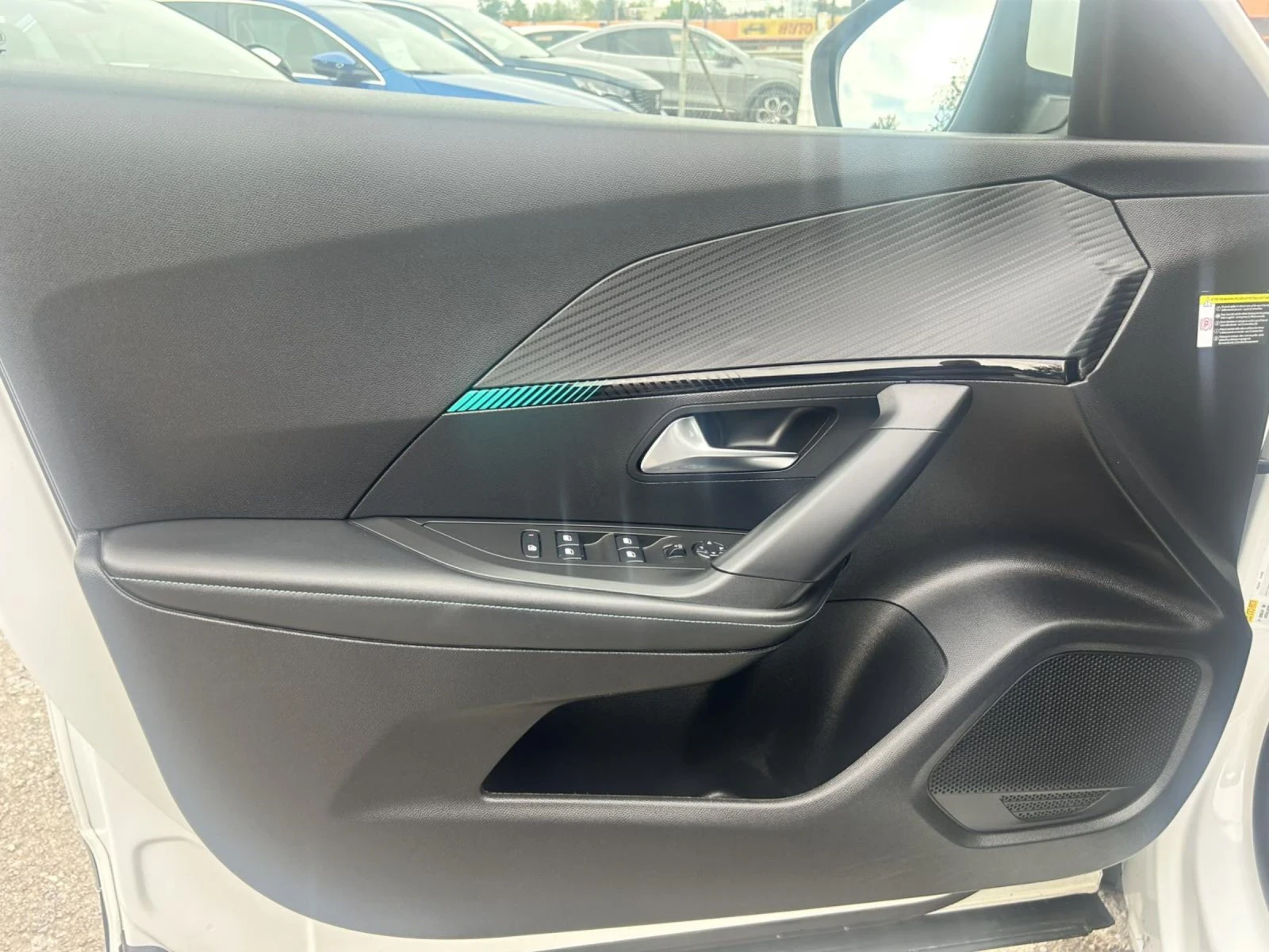 Peugeot 2008 1.5 HDI 130 * EAT 8 * ALLURE * FULL LED *  - изображение 7