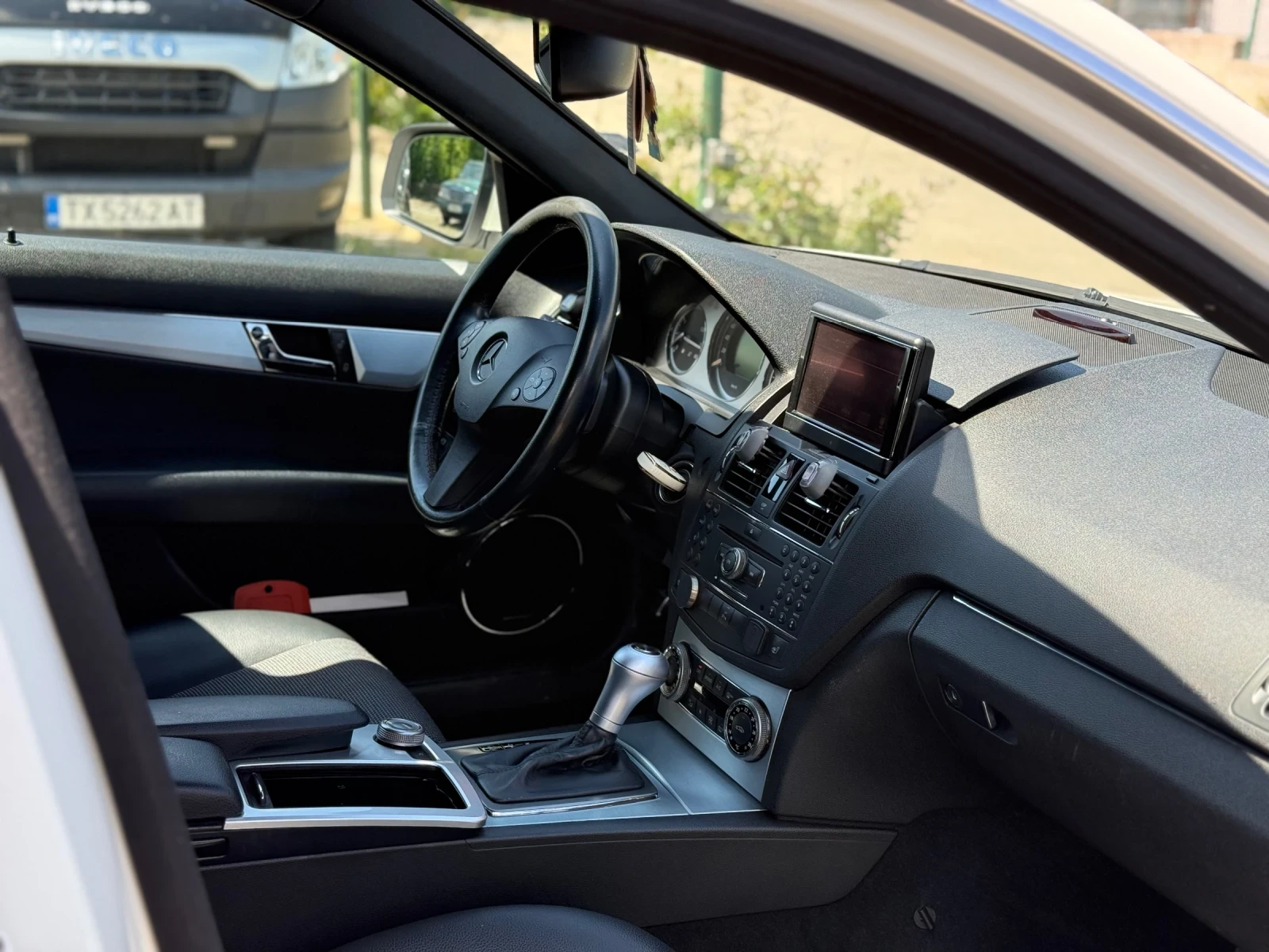 Mercedes-Benz C 320 Avantgarde - изображение 8