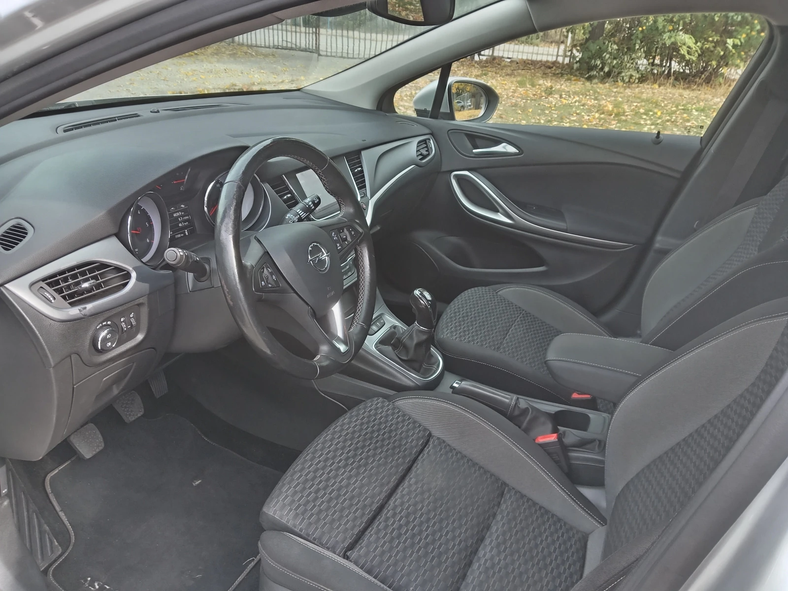 Opel Astra 1.5D - изображение 7