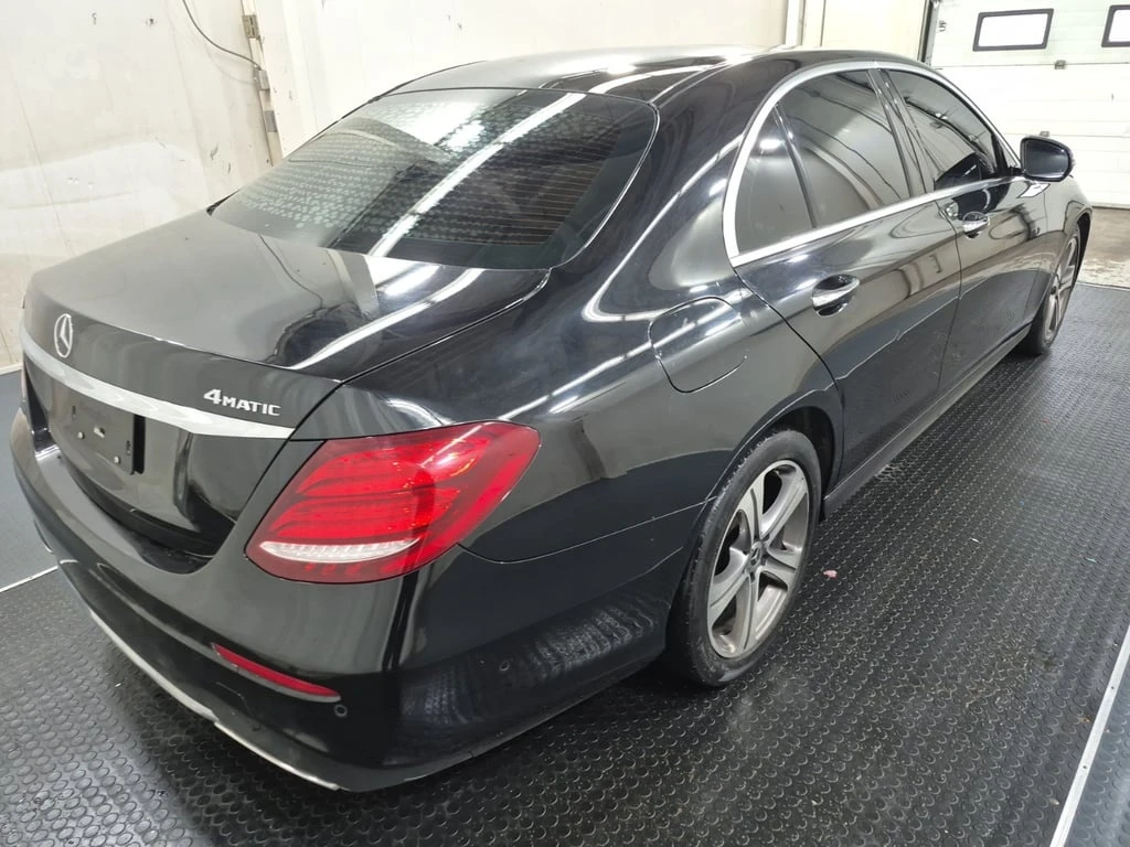 Mercedes-Benz E 300 * CARFAX * ФИНАНСИРАНЕ  - изображение 3