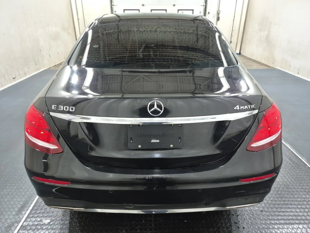 Mercedes-Benz E 300 * CARFAX * ФИНАНСИРАНЕ  - изображение 6
