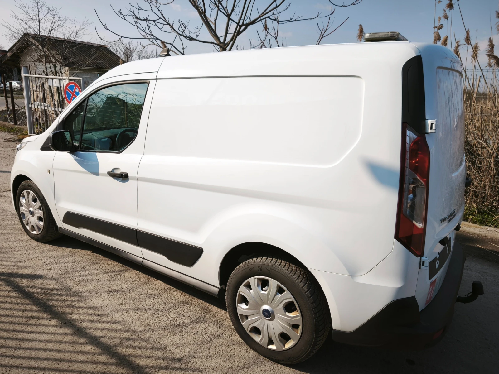 Ford Connect 220 L1 1.5 TDCI Автомат реален пробег+ история, снимка 6 - Автомобили и джипове - 53737919