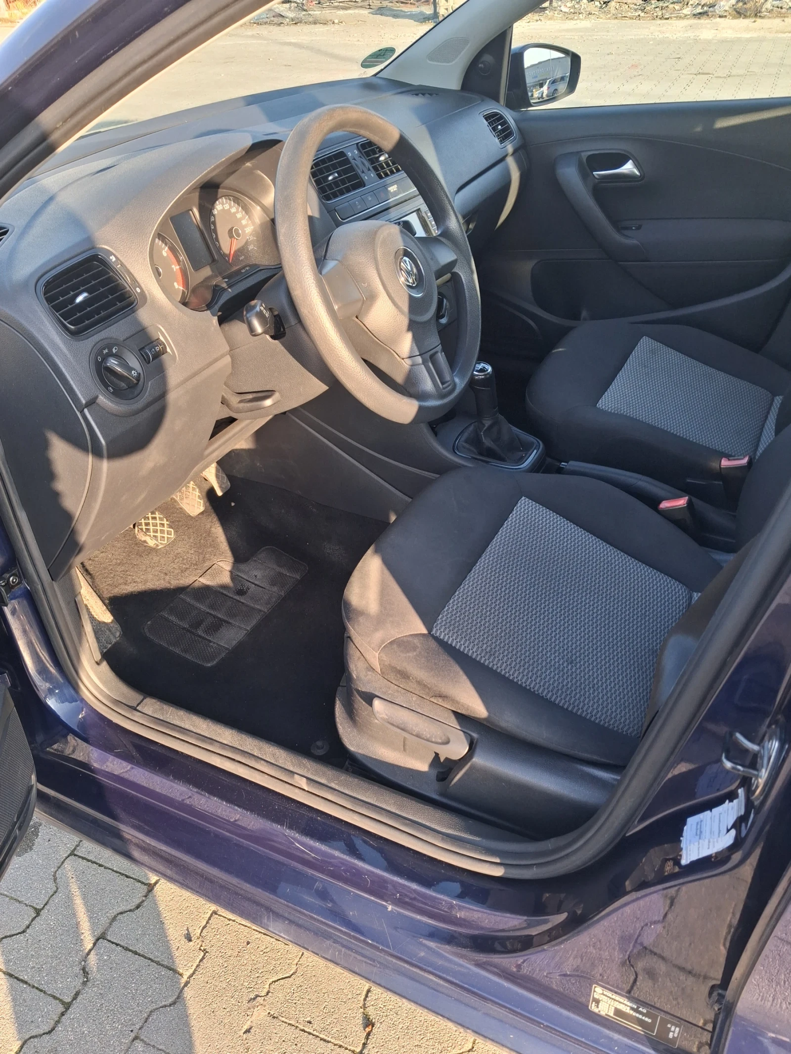 VW Polo, снимка 7 - Автомобили и джипове - 54044626